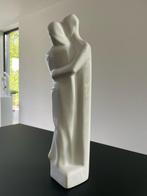 Beeld omhelzend paar, 1980’s, vermoedelijk Royal Doulton, Ophalen of Verzenden, Nieuw, Mens
