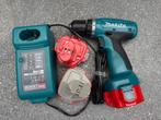Makita schroef-/boormachine met 3 accu's en oplader, Ophalen of Verzenden, Gebruikt, Boor- en Schroefmachine, Variabele snelheid