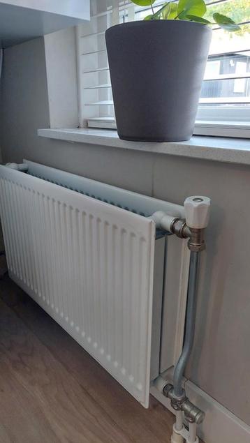 Radiator 70cm breed x 40cm hoog type 22 ~800W beschikbaar voor biedingen