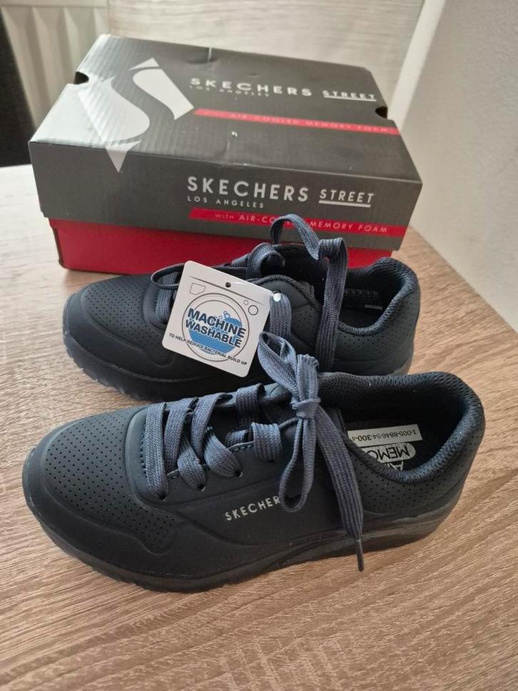 Skechers Uno donkerblauw maat 30 nieuw, Kinderen en Baby's, Kinderkleding | Schoenen en Sokken, Nieuw, Schoenen, Meisje, Ophalen of Verzenden