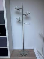 Vloerlamp met witte spots, Huis en Inrichting, Lampen | Vloerlampen, Ophalen, Zo goed als nieuw, Metaal, Modern