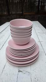 Ikea servies roze, Huis en Inrichting, Keuken | Servies, Ophalen of Verzenden, Gebruikt, Overige stijlen, Bord(en)