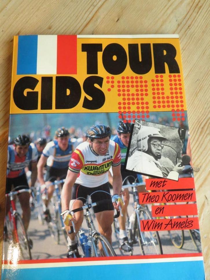 Tourgids uit 1984 door Theo Koomen en Win Amels, Boeken, Sportboeken, Zo goed als nieuw, Lopen en Fietsen, Ophalen of Verzenden