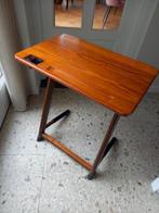 Klassieke houten schooltafel met inktpot – Housta Heerlen, Ophalen