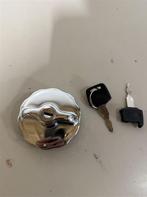 Tudor afsluitbare tankdop van roestvrij staal met 2 sleutels, Ophalen of Verzenden, Zo goed als nieuw