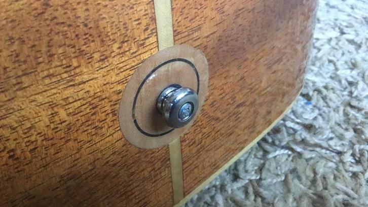 Volledig massieve gitaar in nieuwstaat, Muziek en Instrumenten, Snaarinstrumenten | Gitaren | Akoestisch, Zo goed als nieuw, Western- of Steelstringgitaar