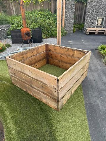 Plantenbak met waterdicht pvc beschikbaar voor biedingen