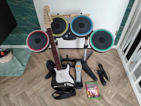 Rock Band 4 incl. Harmonix set (drumstel, gitaar, microfoon), Spelcomputers en Games, Games | Xbox One, Zo goed als nieuw, Muziek