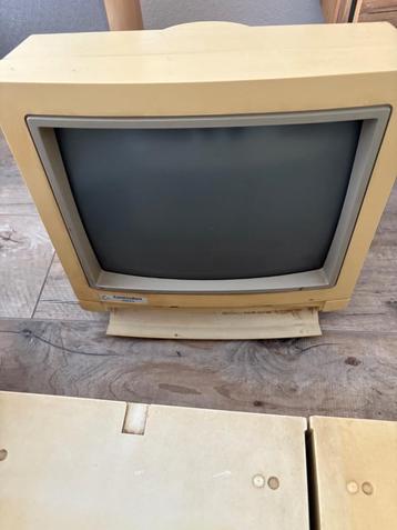 Commodore Amiga 500 met 1084S RGB Monitor beschikbaar voor biedingen