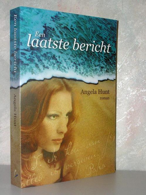 Angela Hunt - Een laatste bericht (christelijke roman), Boeken, Romans, Zo goed als nieuw, Nederland, Ophalen of Verzenden