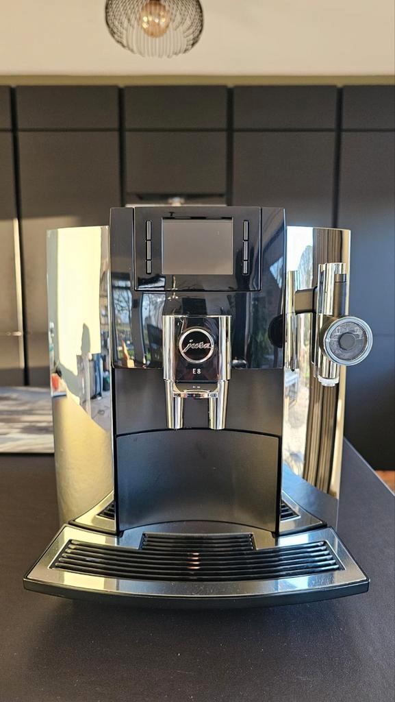 Goed werkende, netjes onderhouden, mooie Jura E8, Witgoed en Apparatuur, Koffiezetapparaten, Gebruikt, Koffiemachine, 10 kopjes of meer