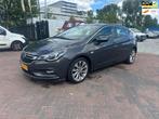 Opel Astra 1.0 Edition Airco! NAVi 2016! 170DKM NAP!, Metallic lak, Gebruikt, Euro 6, 610 kg