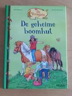 De geheime boomhut - De Ponygirls Hardcover Paarden, Ophalen, Zo goed als nieuw