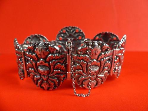 Prachtige Brede Zilveren Djokja Armband - veiligsheidsslui, Sieraden, Tassen en Uiterlijk, Antieke sieraden, Armband, Zilver, Verzenden