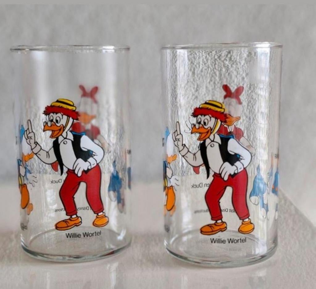 Twee glazen met Disney figuren, Verzamelen, Glas en Borrelglaasjes, Ophalen of Verzenden, Zo goed als nieuw, Bierglas