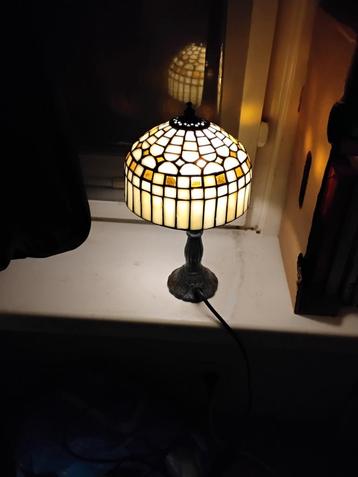 mooi wit lampje glas in lood tiffany beschikbaar voor biedingen