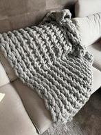 Grijze Gebreide Plaid / Deken, Ophalen, 100 tot 150 cm, Zo goed als nieuw, 150 tot 200 cm