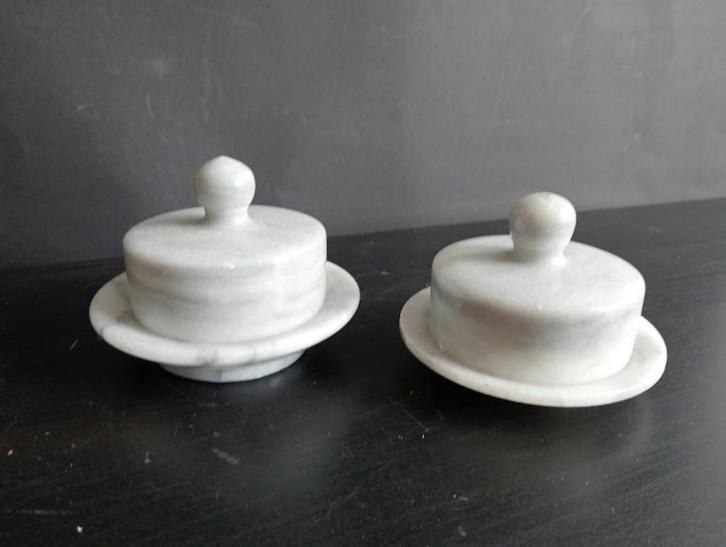 2 Vintage marmeren botervlootjes/boterklokjes, Huis en Inrichting, Keuken | Servies, Zo goed als nieuw, Overige typen, Overige stijlen