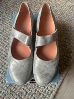 Koopje zilver voor de kerst, Ophalen of Verzenden, Zo goed als nieuw, Overige kleuren, Sneakers of Gympen