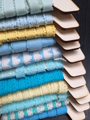 Pakket lingerie ( picootjes) elastiek , 11 haspels beschikbaar voor biedingen