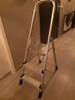 Klein keukentrapje, Doe-het-zelf en Verbouw, Ladders en Trappen, Ophalen, Zo goed als nieuw, Minder dan 2 meter