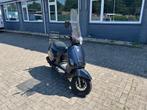 GTS Toscana scooter 2021 – Inclusief helm, Gebruikt, Info@ecofences.nl, Toscane, Toscane