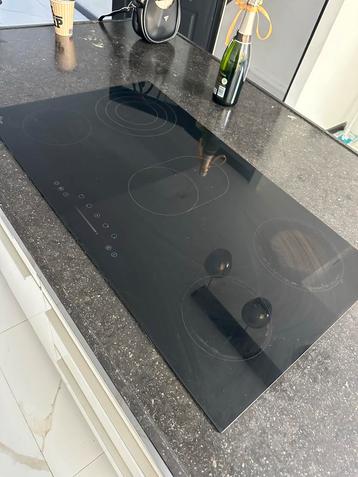 Moderne Keuken uit 2023 - Inductie beschikbaar voor biedingen