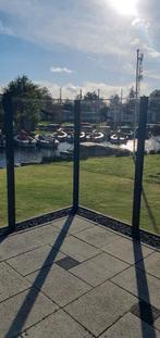 Glazen windscherm met aluminium staanders., Tuin en Terras, Ophalen, Aluminium, 200 cm of meer, 150 tot 200 cm