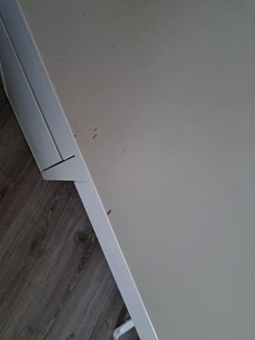Ikea Bureau - Netjes en Functioneel - afbeelding 2