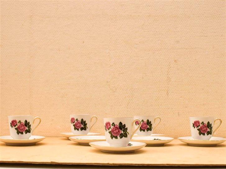 `12 delig Ring Gala porseleinen kop en schotels 44755, Verzamelen, Wijnen, Gebruikt, Champagne, Frankrijk, Ophalen of Verzenden