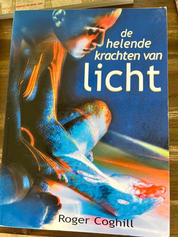 De Helende Krachten van Licht - Roger Coghill 2 boeken beschikbaar voor biedingen
