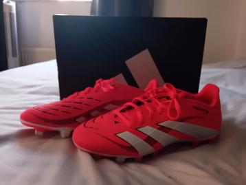 Adidas predator club, 1 keer gedragen met nieuwe Gripsokken! beschikbaar voor biedingen