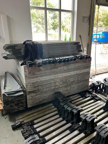 42x 250WP AstroEnergy beschikbaar voor biedingen