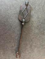 Antieke zware gietijzeren wafelijzer voor dunne wafels, Ophalen of Verzenden