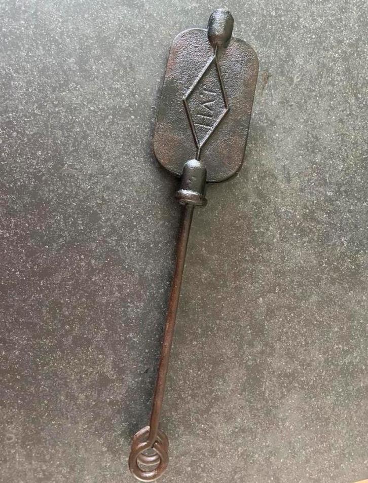 Antieke zware gietijzeren wafelijzer voor dunne wafels, Antiek en Kunst, Antiek | Keukenbenodigdheden, Ophalen of Verzenden