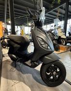 PIAGGIO 1 ONE ,Italiaanse scooter ,45 KM!, Ophalen, Overige modellen, Maximaal 45 km/u, Elektrisch