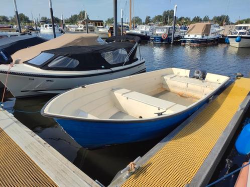 Grote sloep met veel zitplaatsen., Watersport en Boten, Sloepen, Gebruikt, Tot 10 pk, 3 tot 6 meter, Buitenboordmotor, Benzine