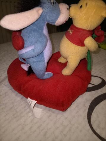 Winnie the Poeh knuffels en klok. beschikbaar voor biedingen