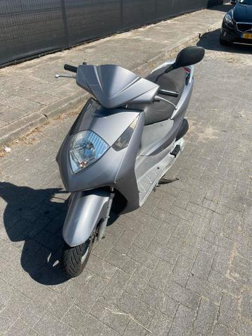 Honda Dylan 150 beschikbaar voor biedingen