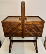 Antieke houten naaidoos, Ophalen of Verzenden, Gebruikt, Garen of Naald(en)