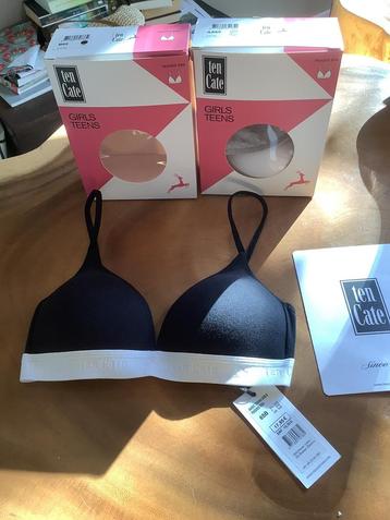 Bra Girls Teens beschikbaar voor biedingen