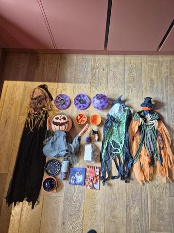 Haloween versiering(t.w.v. 65,-) beschikbaar voor biedingen