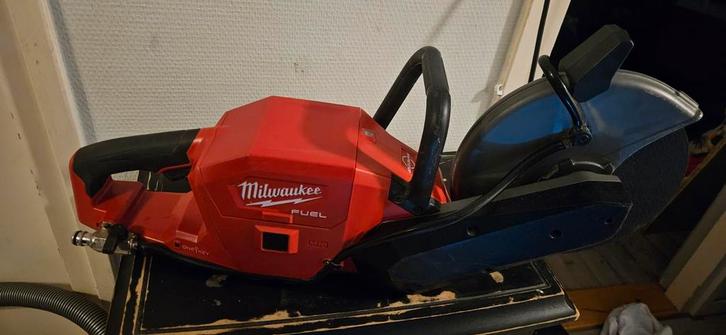 Accu Tegelzaag - Milwaukee Fuel, Doe-het-zelf en Verbouw, Gereedschap | Zaagmachines, Zo goed als nieuw, Cirkelzaag, 1200 watt of meer