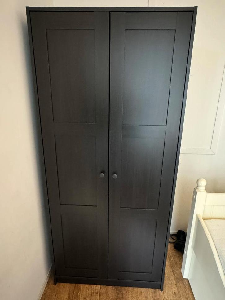 RAKKESTAD Kledingkast met 2 deuren, zwartbruin, 79x176 cm, Huis en Inrichting, Kasten | Kledingkasten, Zo goed als nieuw, 150 tot 200 cm