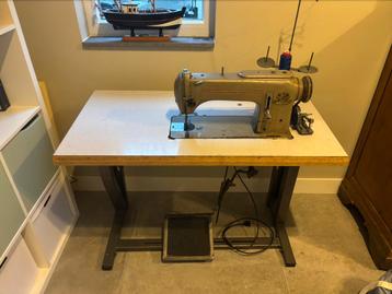 Pfaff industrie naaimachine 134 beschikbaar voor biedingen