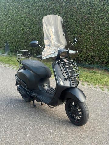 Vespa Sprint 2019 e4! Led! 11.000KM! Snor beschikbaar voor biedingen