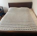 Beddensprei. Gehaakt. Oud. 240 x 230 ongeveer., Gebruikt, Overige kleuren, Tweepersoons, Ophalen of Verzenden