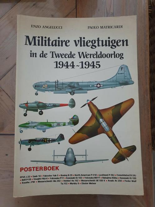 Militaire Vliegtuigen in de WW2 - 8 posterboeken, Boeken, Oorlog en Militair, Gelezen, Luchtmacht, Tweede Wereldoorlog, Ophalen of Verzenden