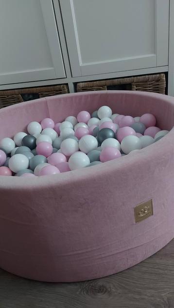 Mauw Baby Roze Ballenbad 200+ Ballen 90 bij 40 cm Groot!