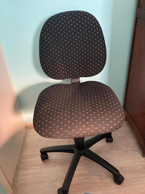 Twee super nette bureau stoelen voor kinderkamer, Kinderen en Baby's, Kinderkamer | Tafels en Stoelen, Zo goed als nieuw, Stoel(en)
